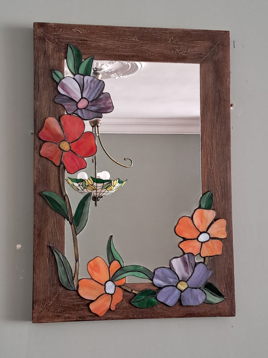 El Yapımı Vitray Ayna – Sanatsal Cam Dekorasyon | Glasy Design