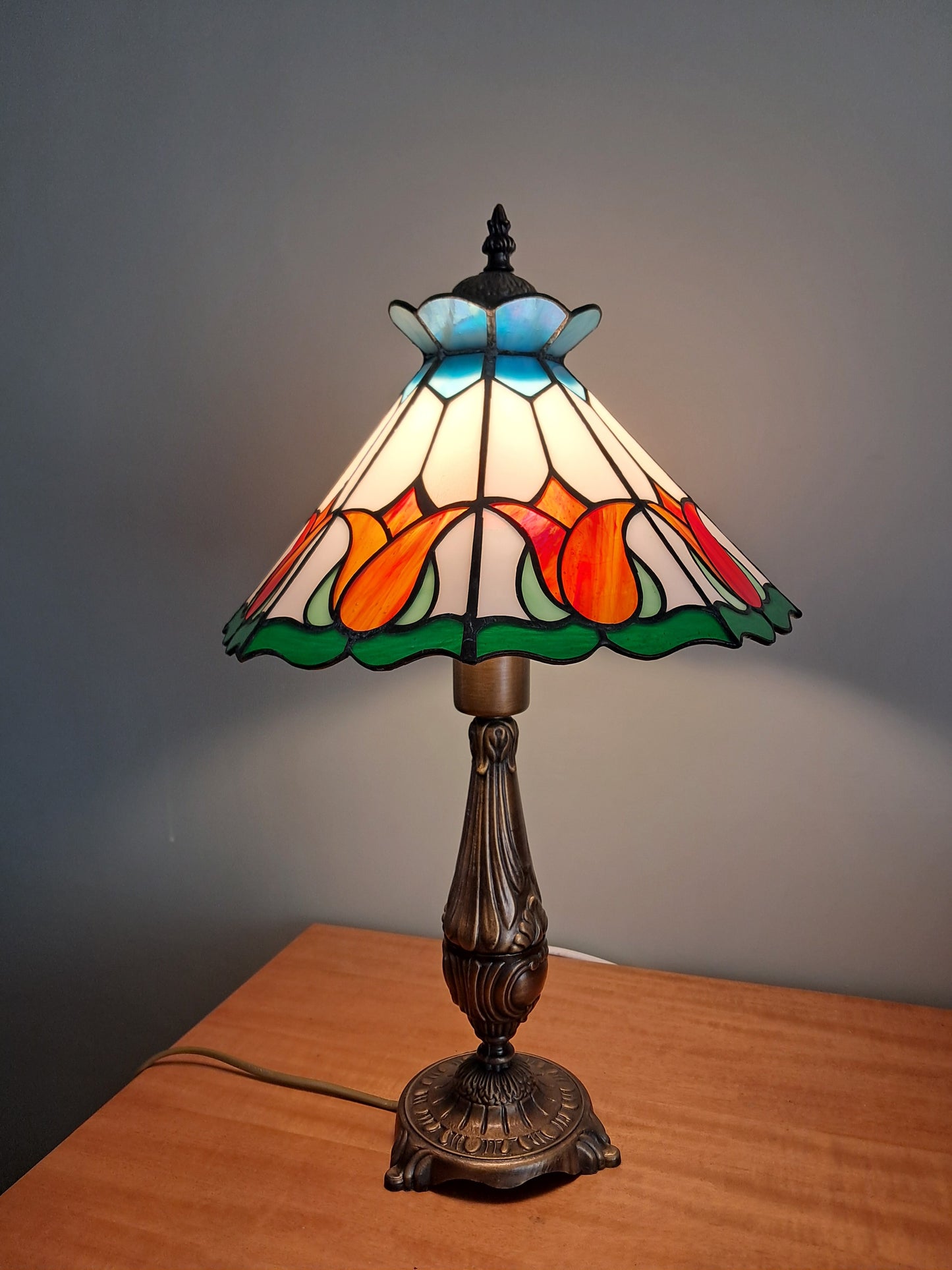 El Yapımı Vitray Abajur – Dekoratif Cam Aydınlatma | Glasy Design