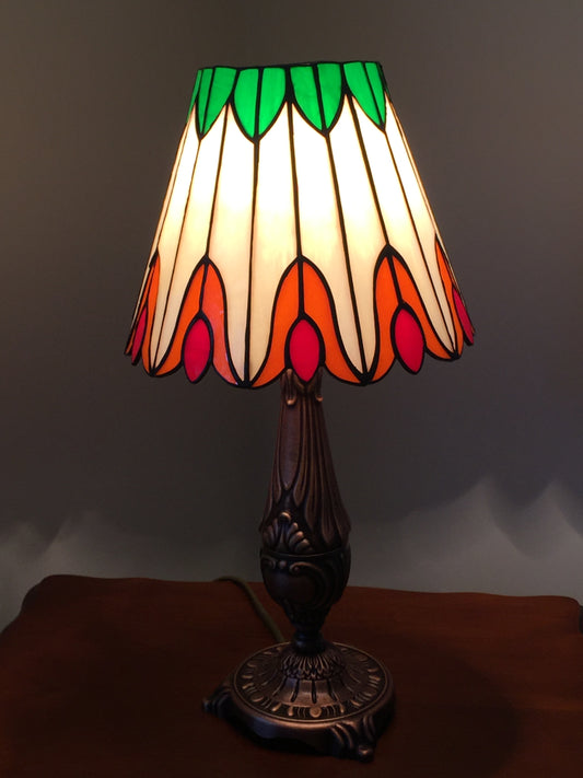 El Yapımı Vitray Abajur – Dekoratif Cam Aydınlatma | Glasy Design