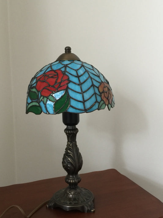 El Yapımı Vitray Abajur – Dekoratif Cam Aydınlatma | Glasy Design