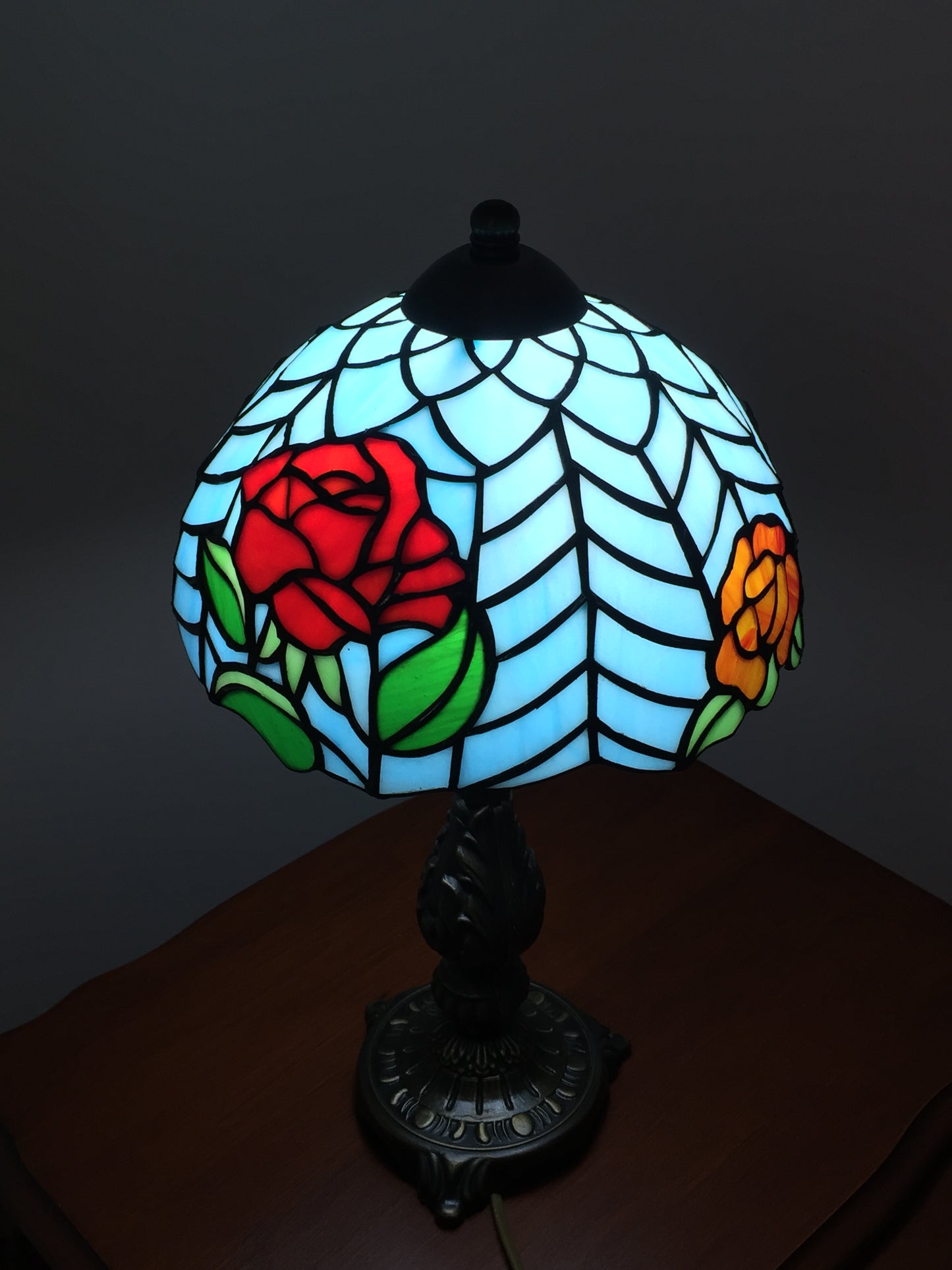 El Yapımı Vitray Abajur – Dekoratif Cam Aydınlatma | Glasy Design