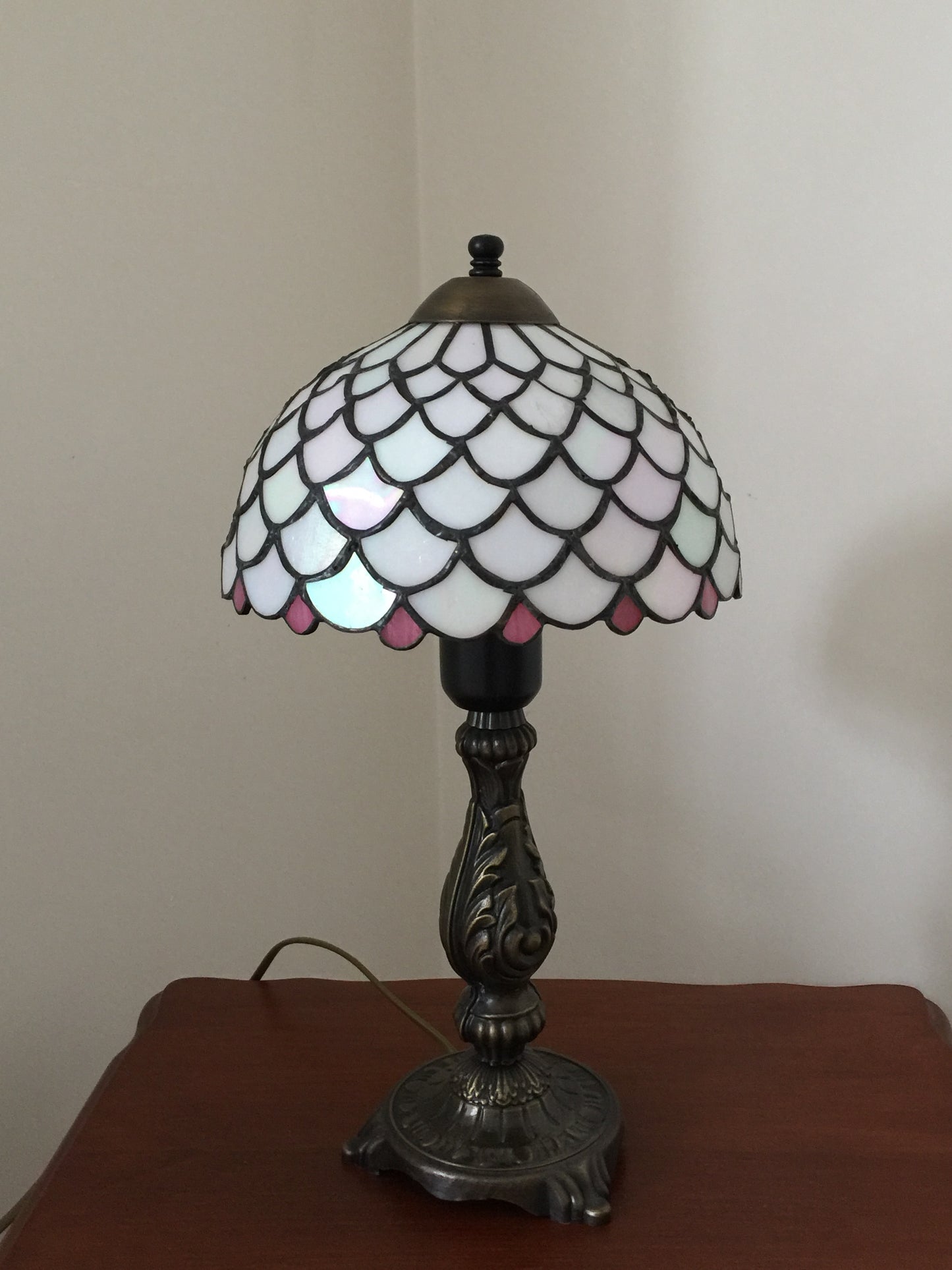 El Yapımı Vitray Abajur– Dekoratif Cam Aydınlatma | Glasy Design