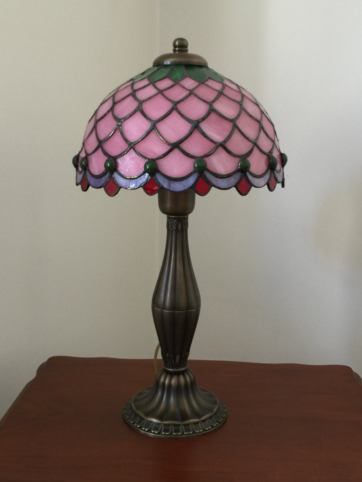 El Yapımı Vitray Abajur – Dekoratif Cam Aydınlatma | Glasy Design