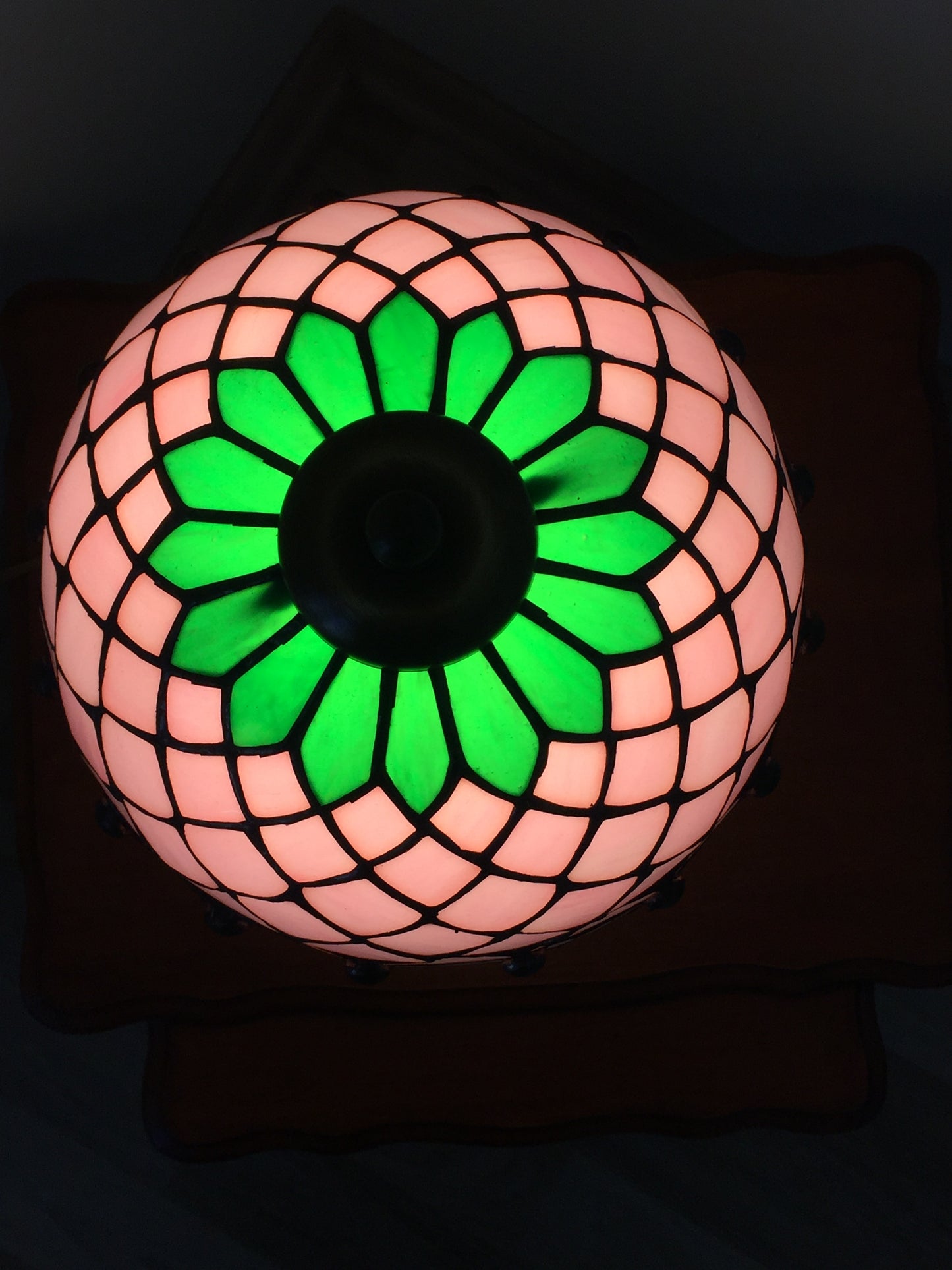 El Yapımı Vitray Abajur – Dekoratif Cam Aydınlatma | Glasy Design