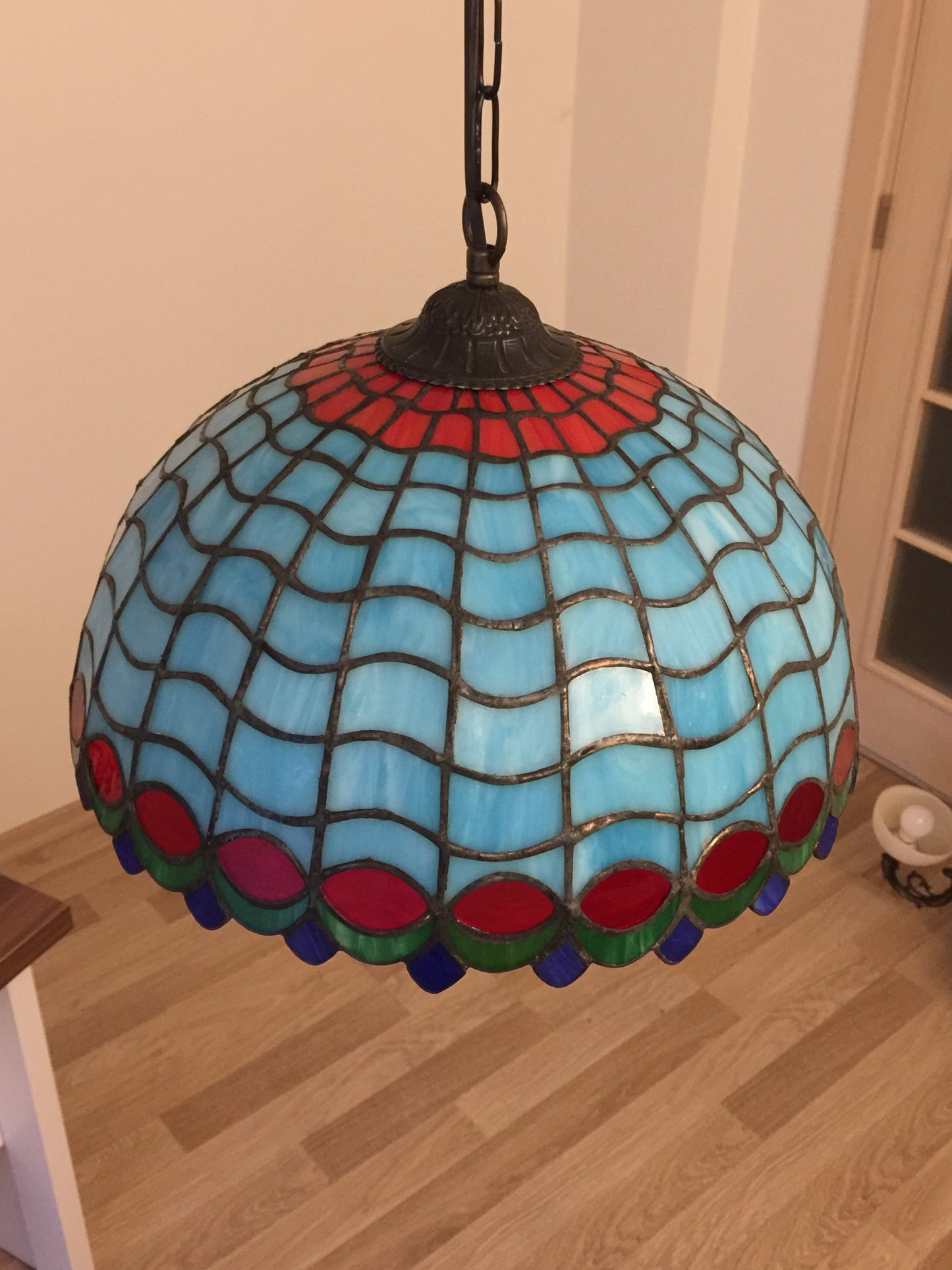 El Yapımı Vitray Lamba – Özgün Cam Sanatı | Glasy Design