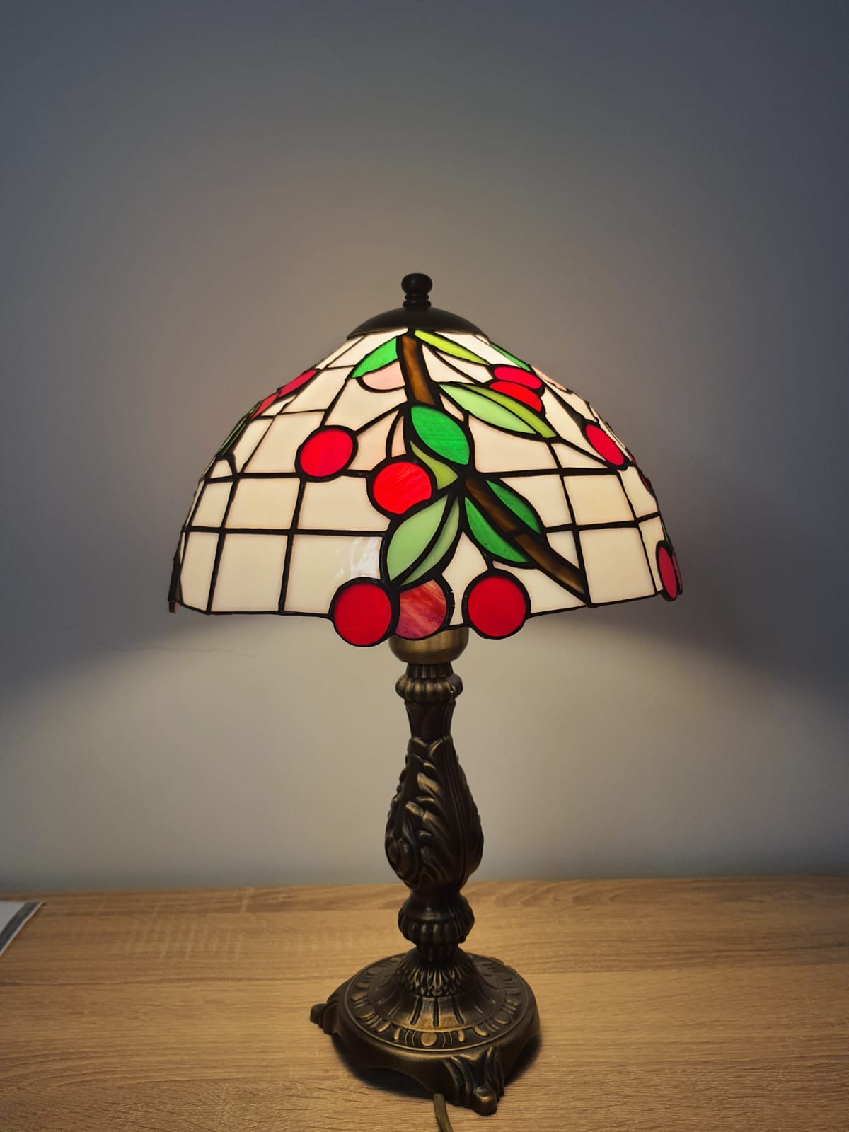 El Yapımı Vitray Abajur – Dekoratif Cam Aydınlatma | Glasy Design