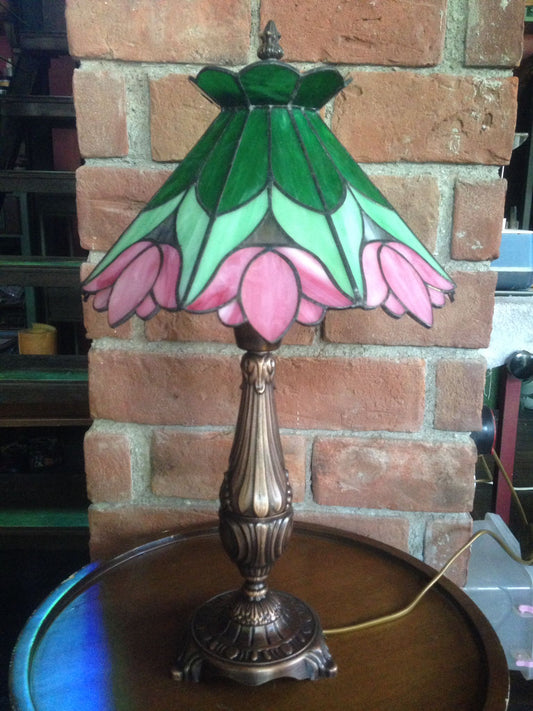 El Yapımı Vitray Abajur – Dekoratif Cam Aydınlatma | Glasy Design