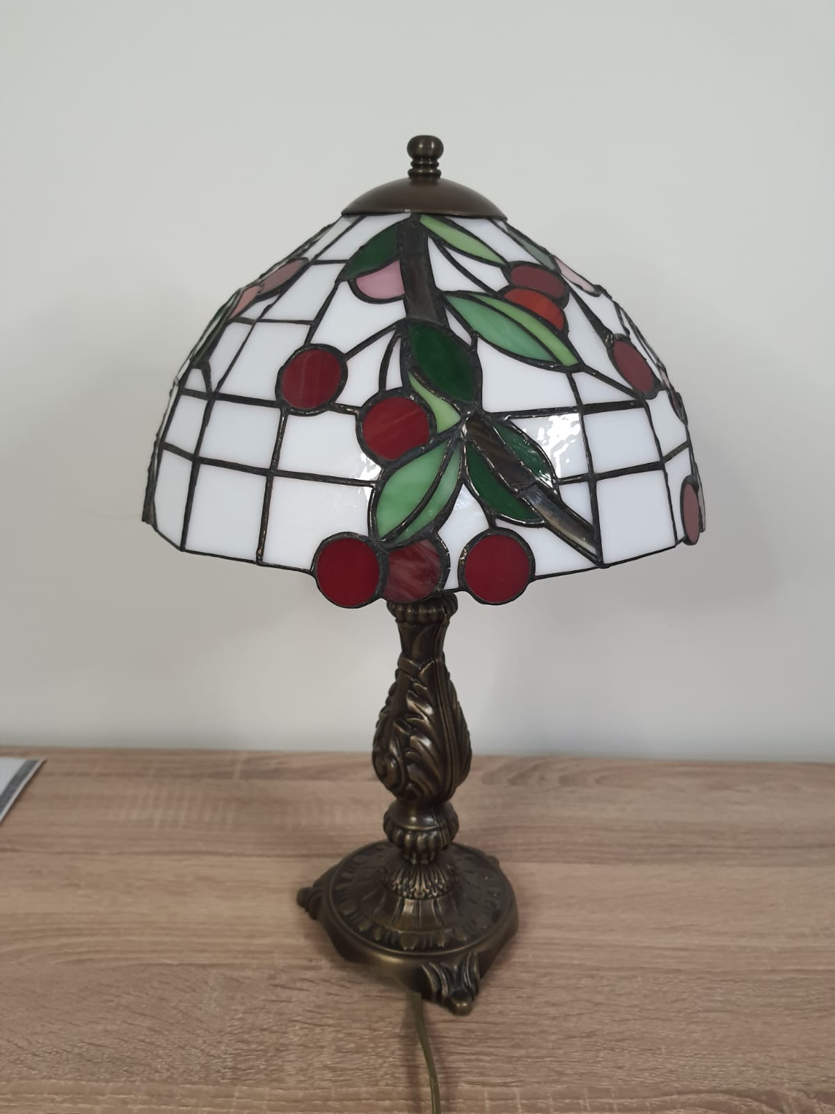 El Yapımı Vitray Abajur – Dekoratif Cam Aydınlatma | Glasy Design