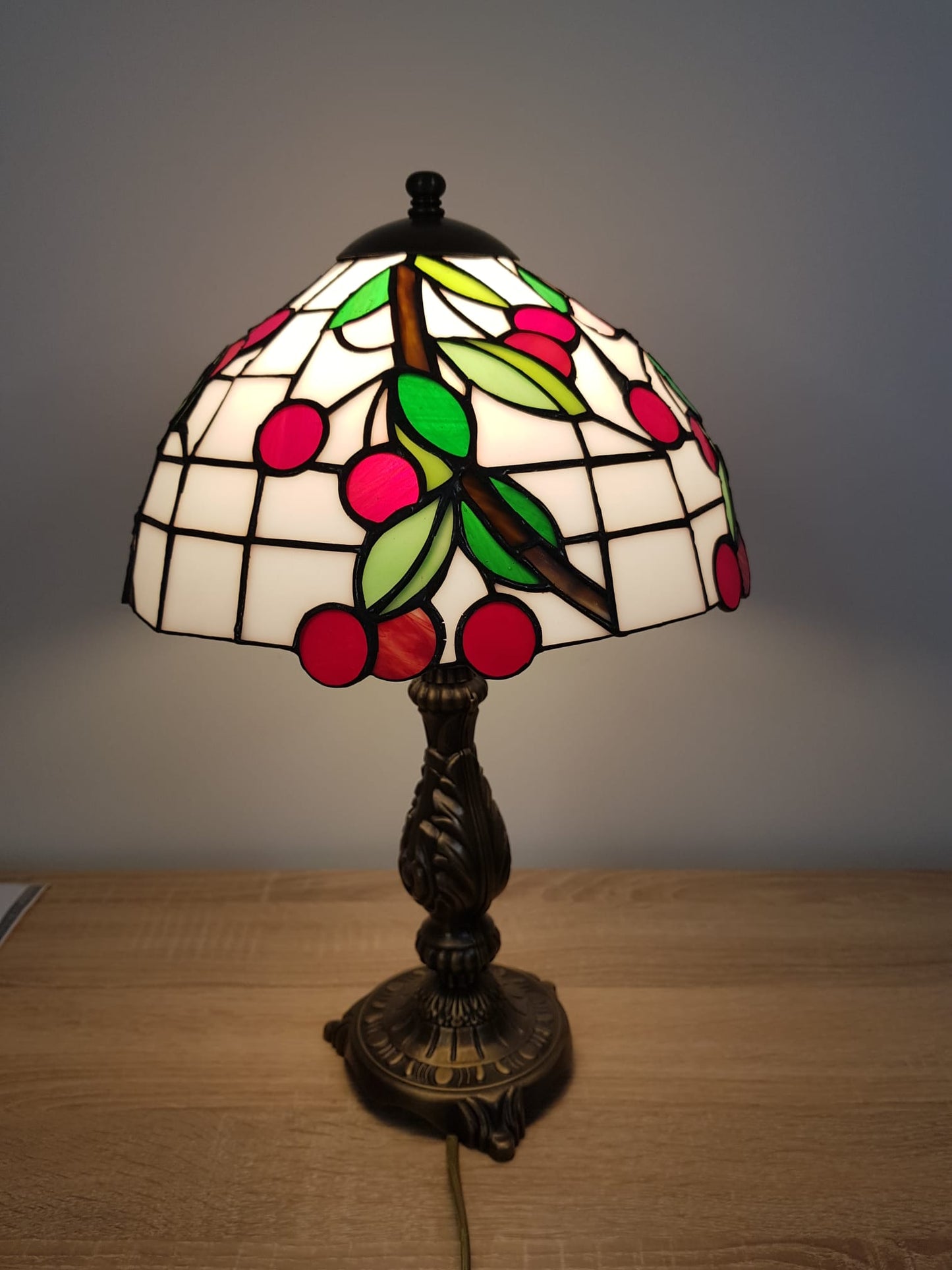 El Yapımı Vitray Abajur – Dekoratif Cam Aydınlatma | Glasy Design